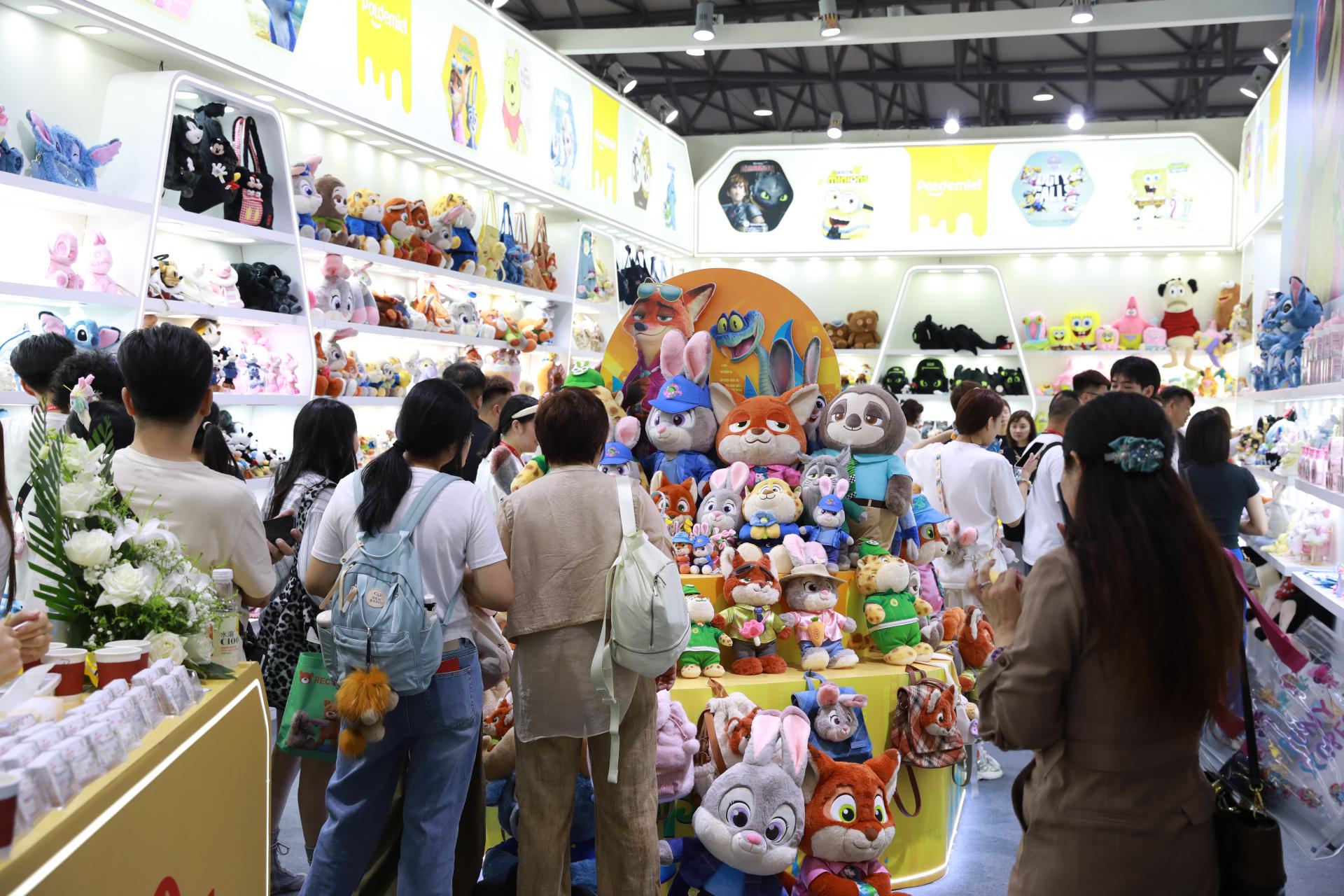 “AI+IP”雙重賦能，東莞茶山潮玩閃耀中國玩協四展，探索玩具銷售新紀元